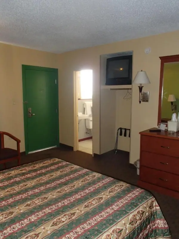Royal Inn Of New Orleans 7